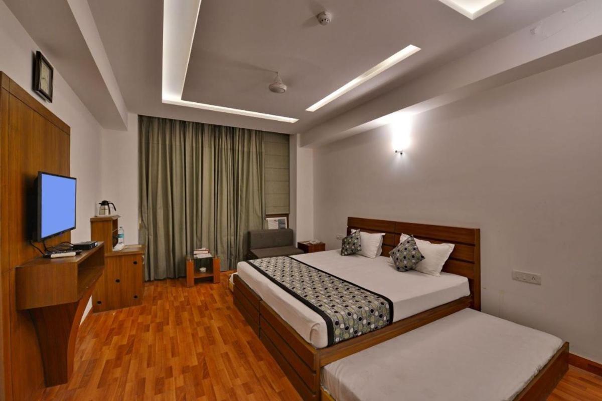Modi Hotel & Resorts Pinjaur Luaran gambar