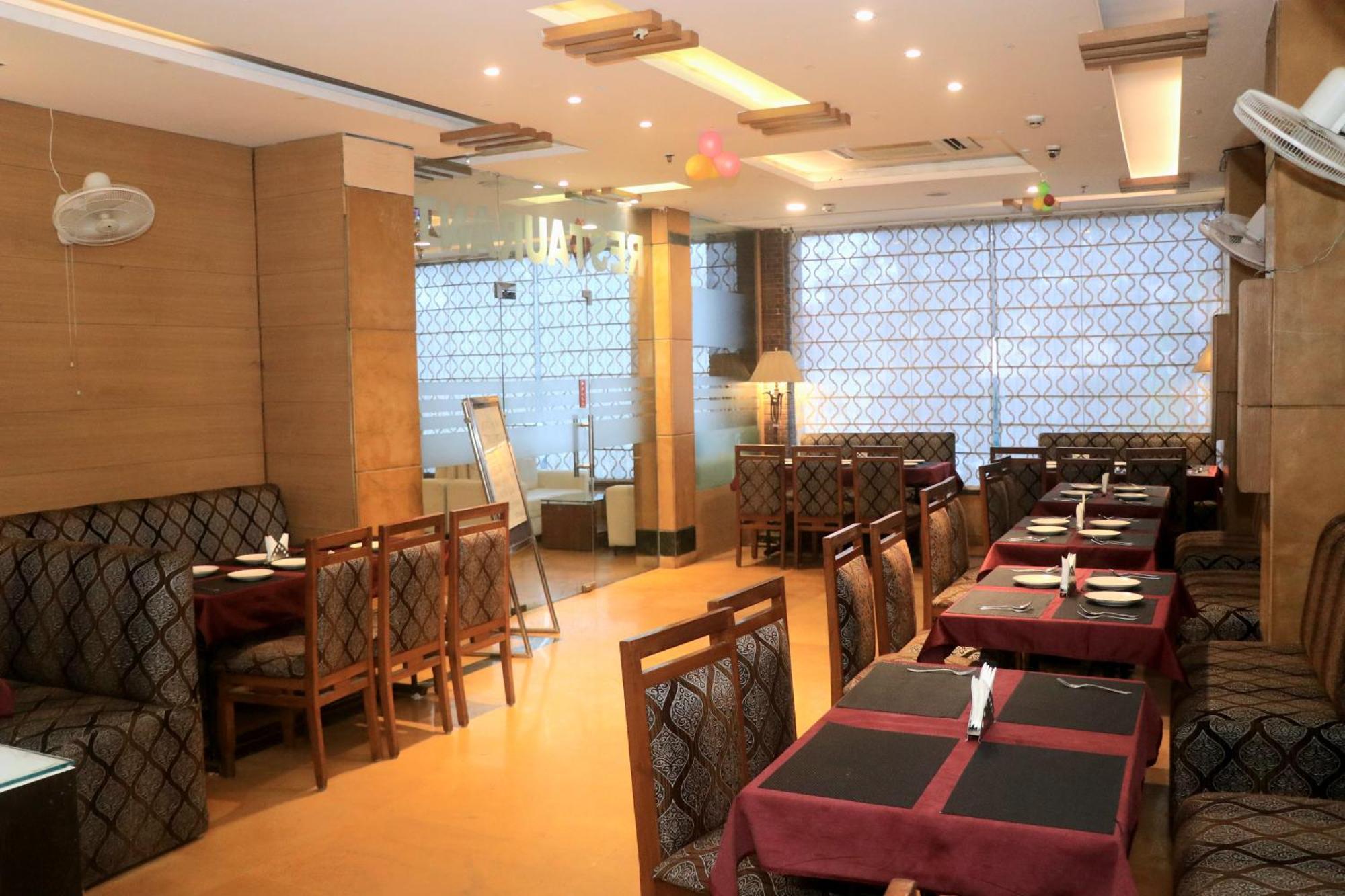 Modi Hotel & Resorts Pinjaur Luaran gambar