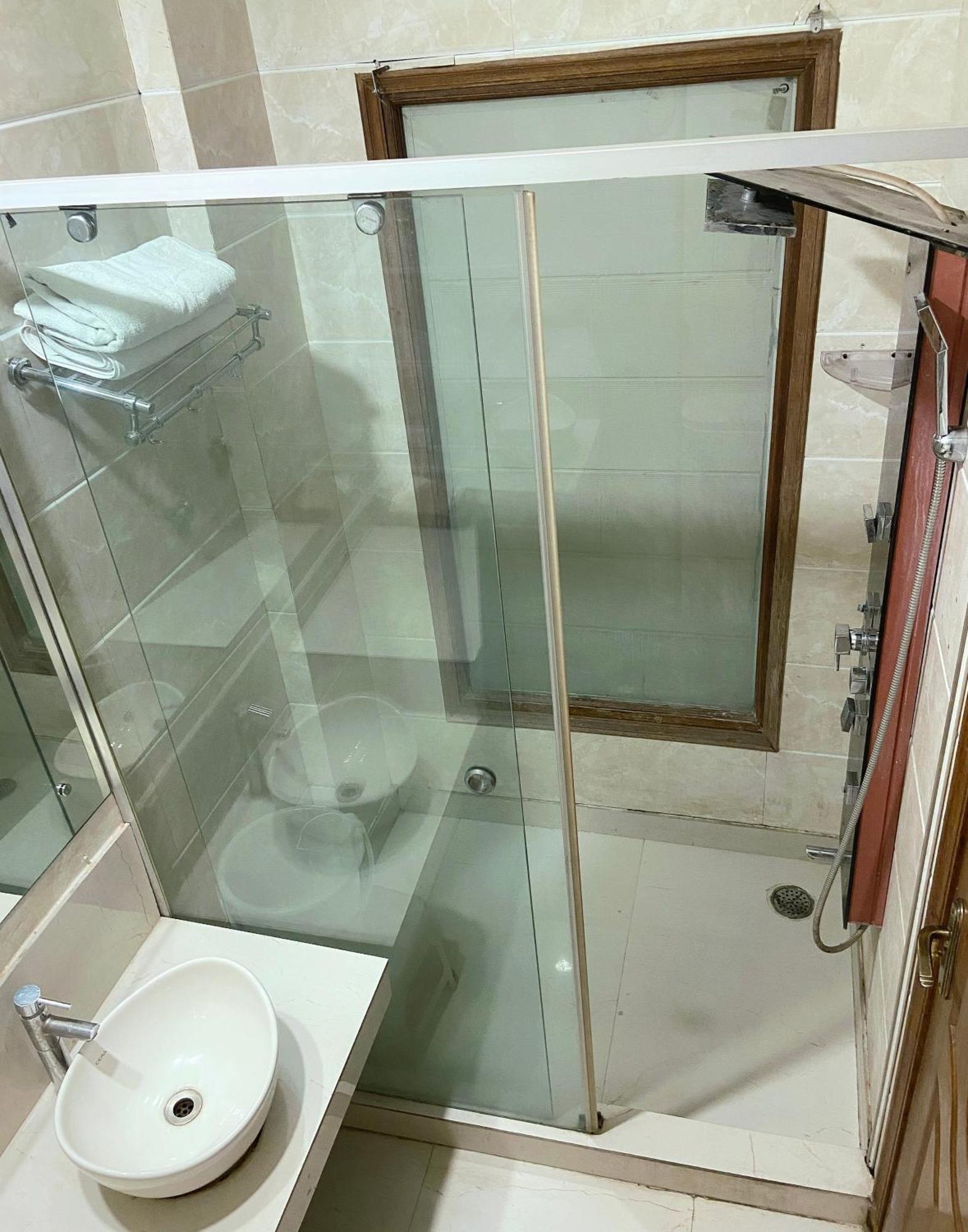Modi Hotel & Resorts Pinjaur Luaran gambar