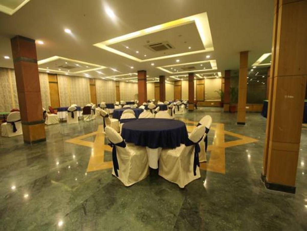 Modi Hotel & Resorts Pinjaur Luaran gambar