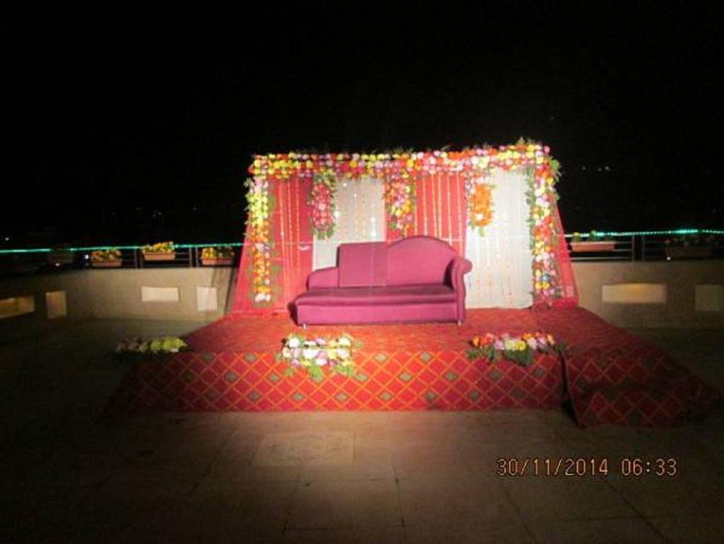 Modi Hotel & Resorts Pinjaur Luaran gambar